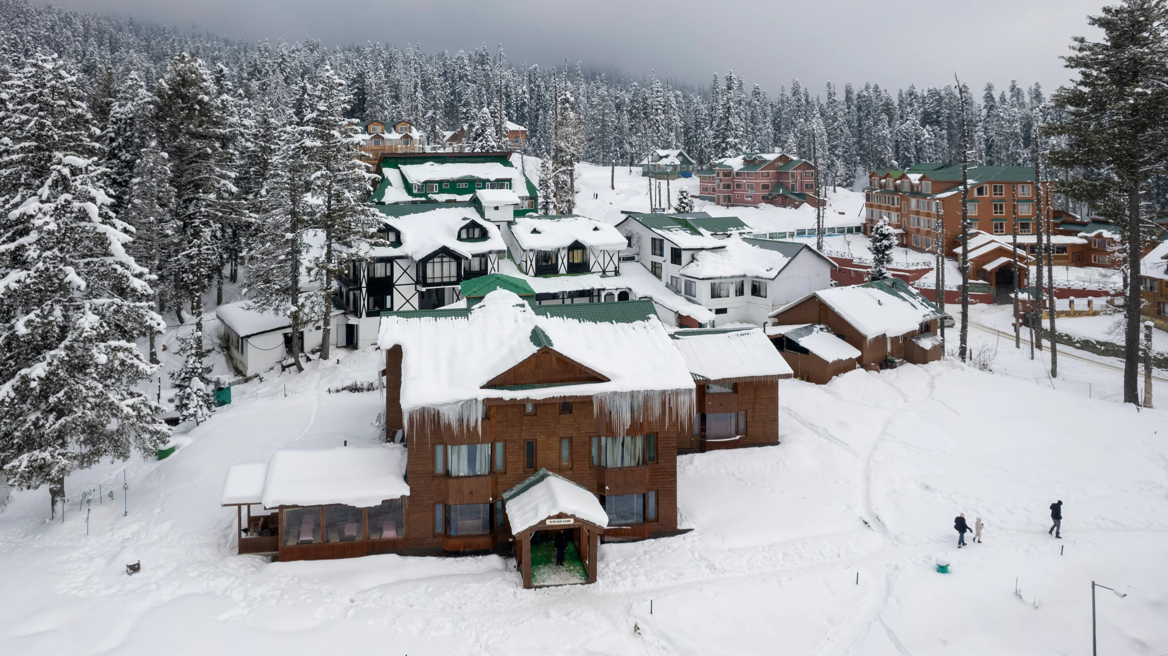 Alpine Comfort Hotel 4
