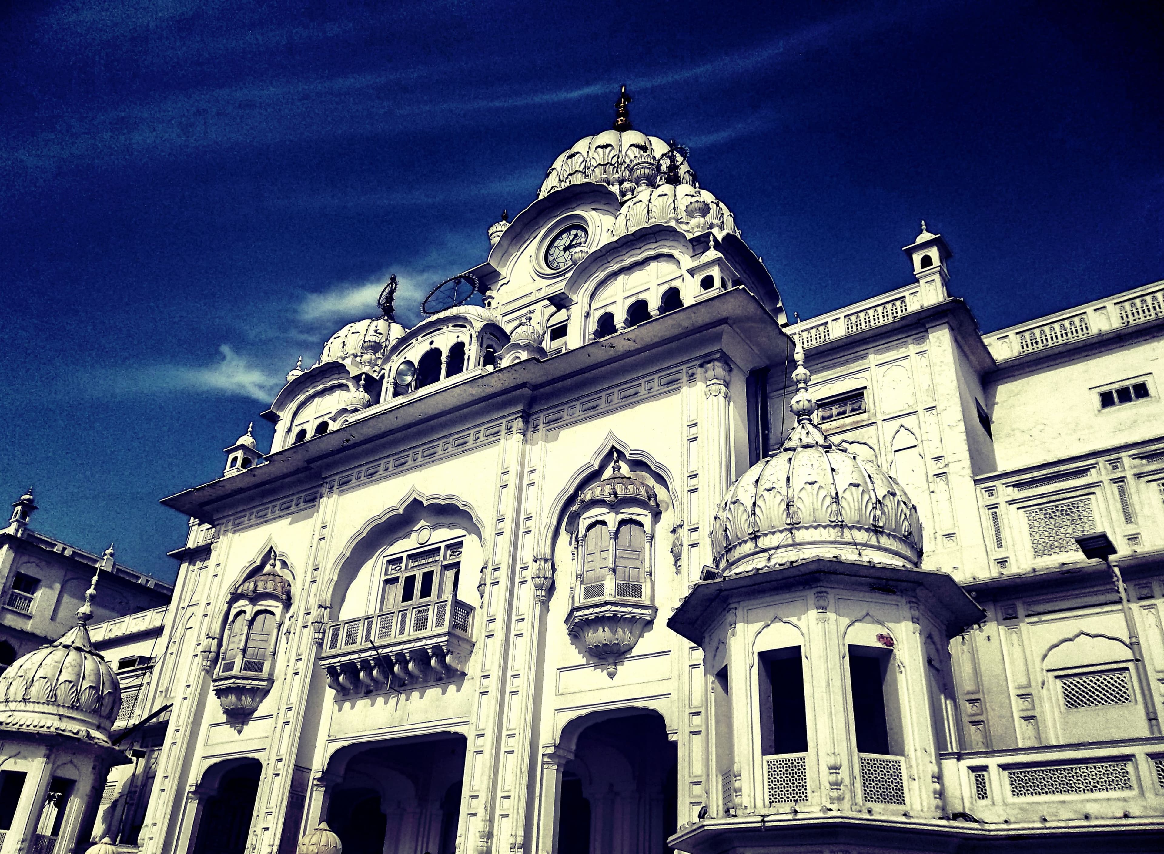 Hall Bazaar