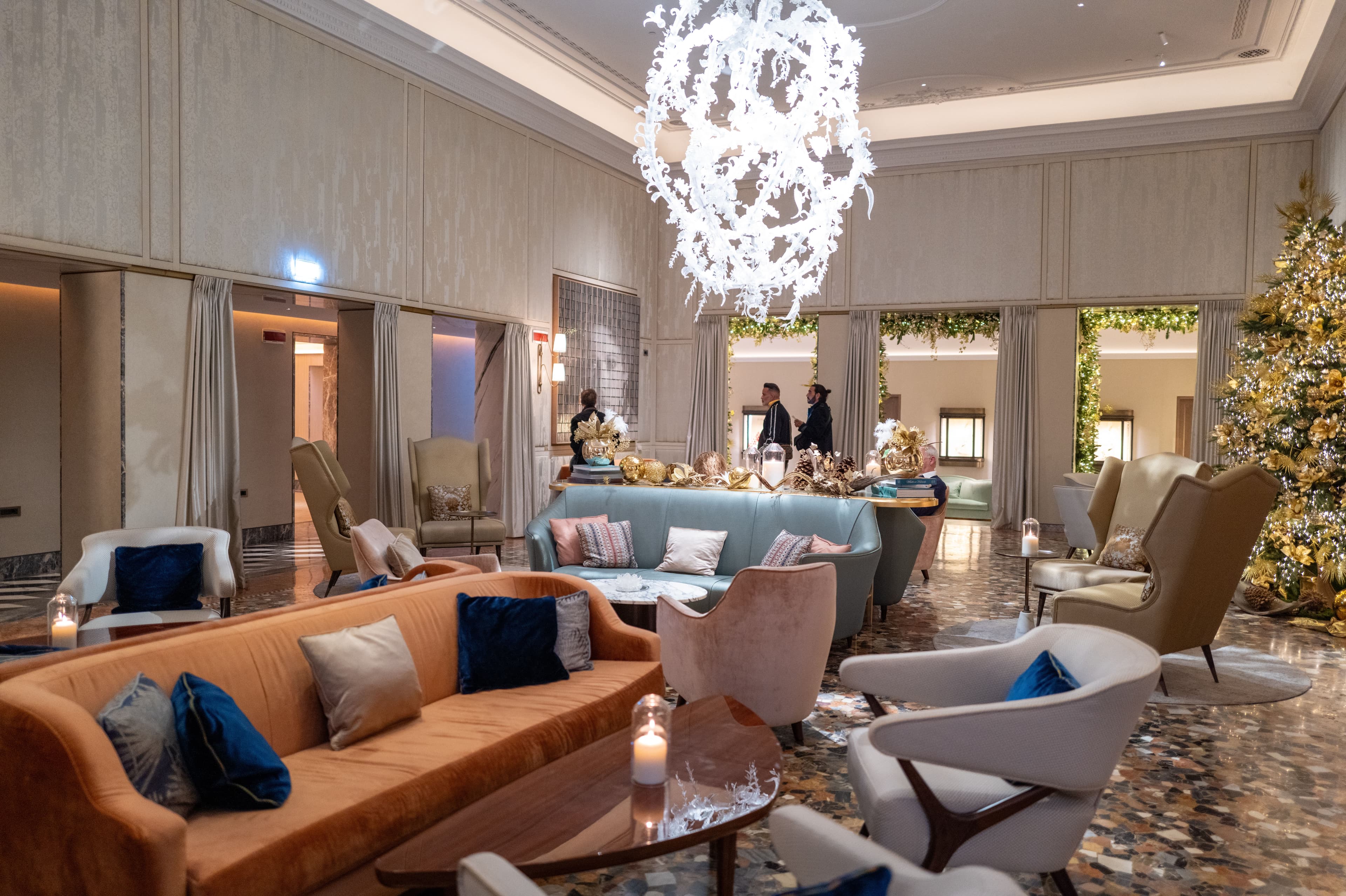 Four Seasons Hotel George V 4