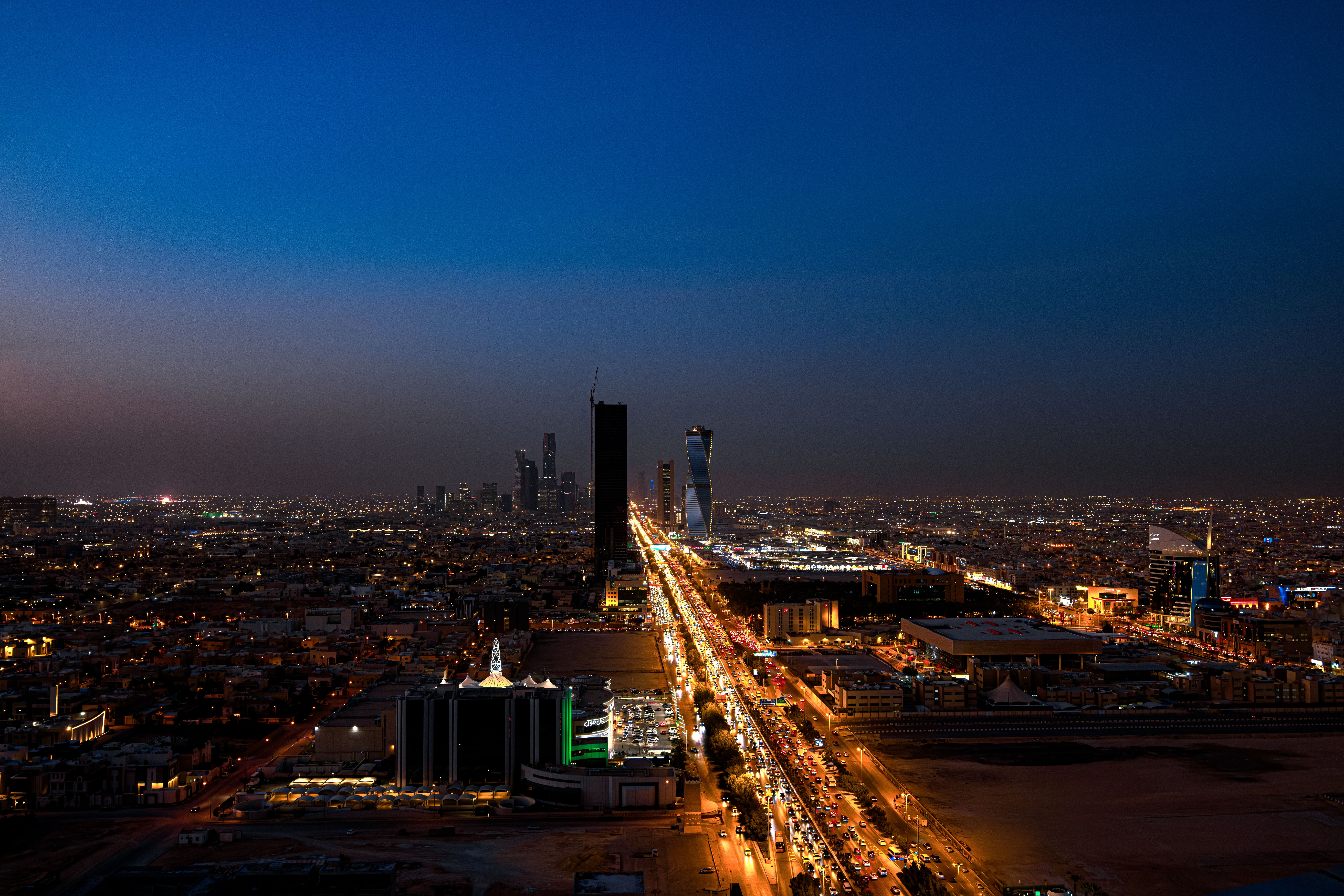 Four Seasons Hotel Riyadh at Kingdom Centre 3